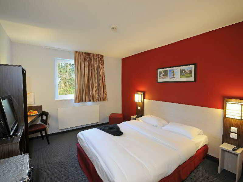 Dc Hotel Charleroi Airport Екстер'єр фото
