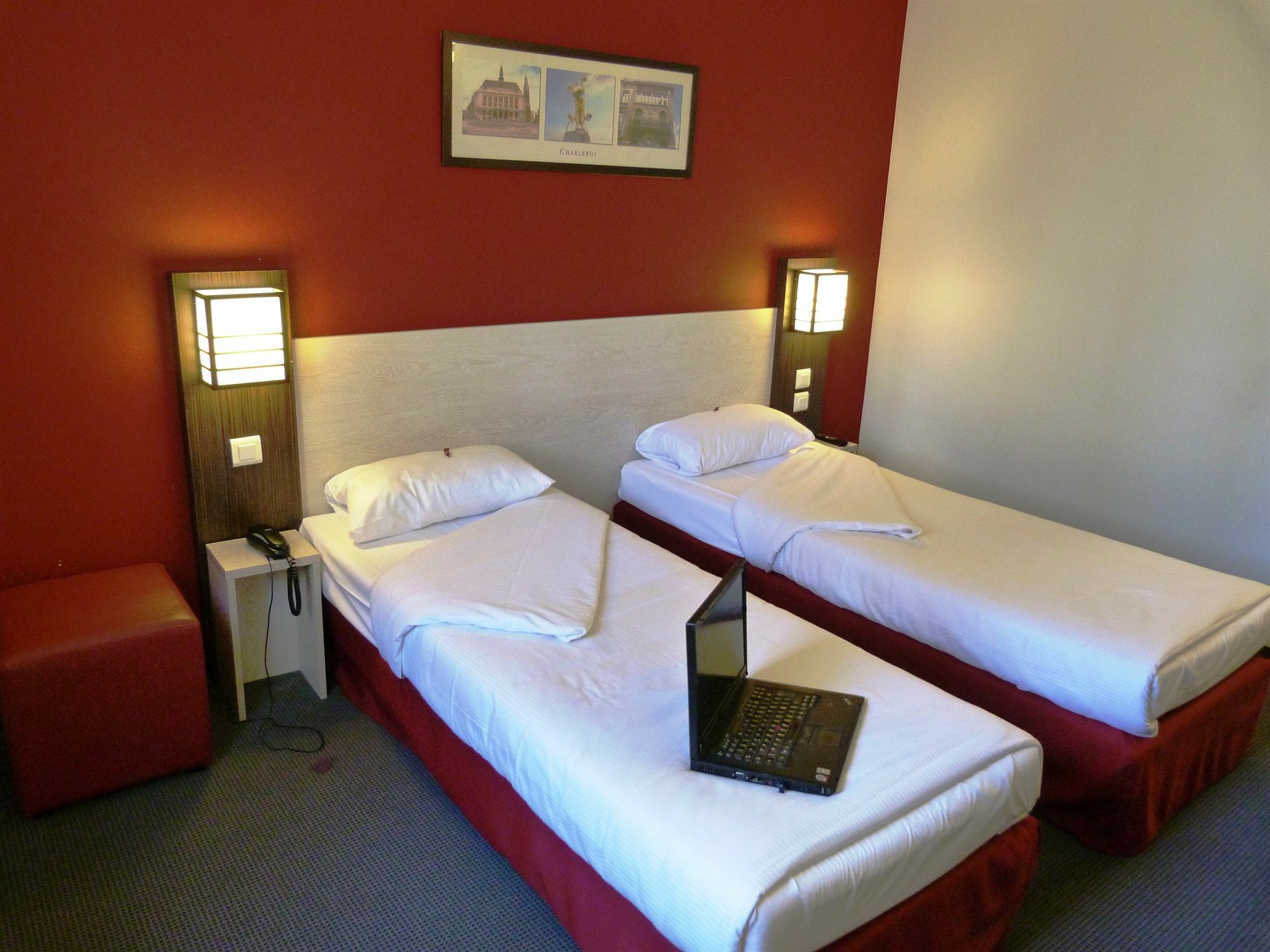 Dc Hotel Charleroi Airport Екстер'єр фото