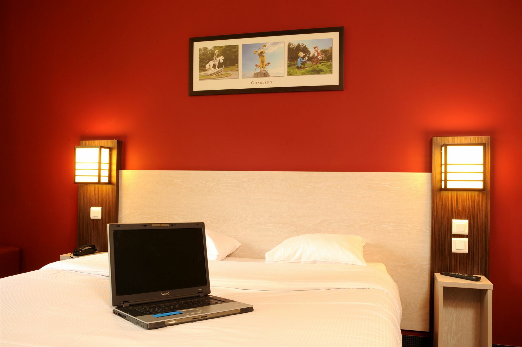 Dc Hotel Charleroi Airport Екстер'єр фото