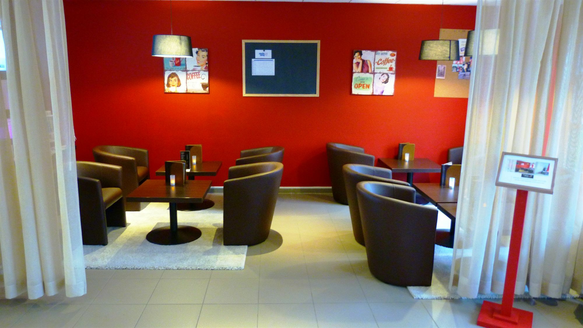 Dc Hotel Charleroi Airport Екстер'єр фото