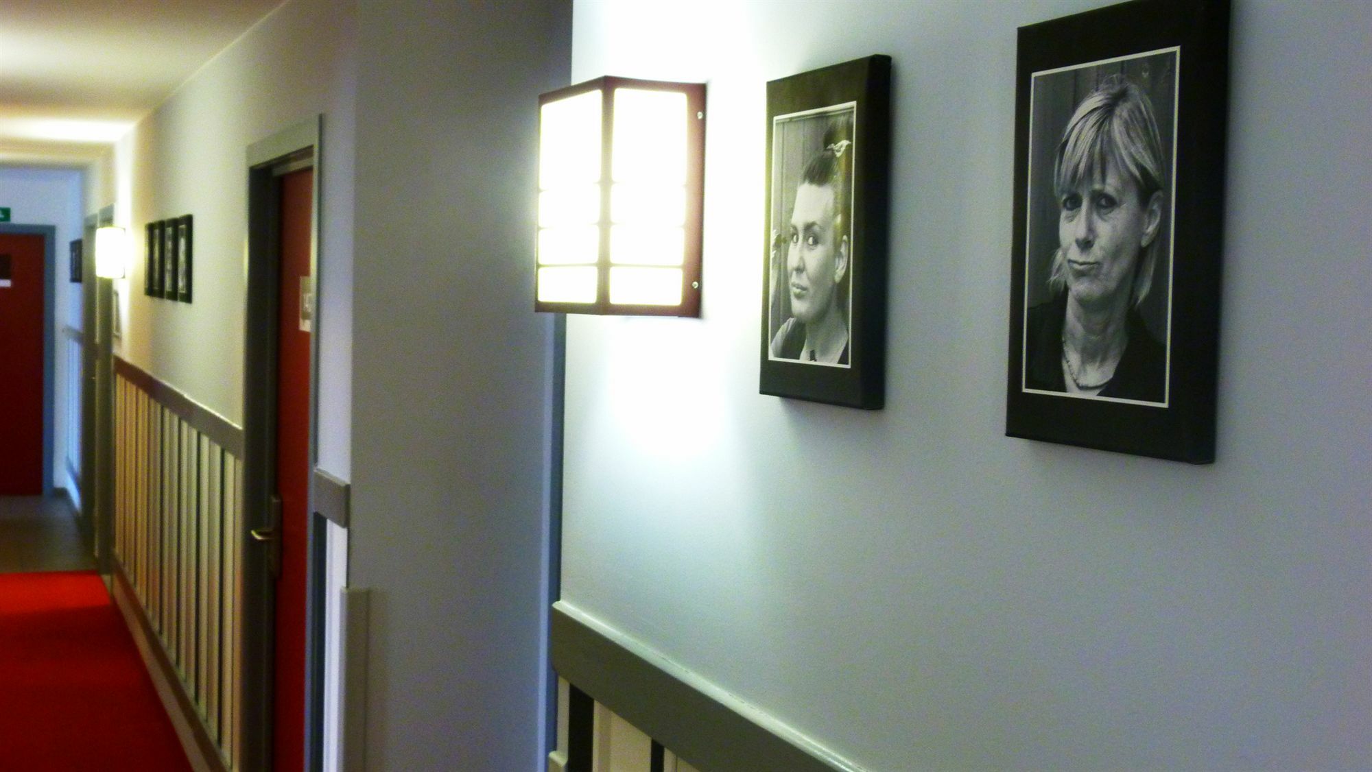 Dc Hotel Charleroi Airport Екстер'єр фото